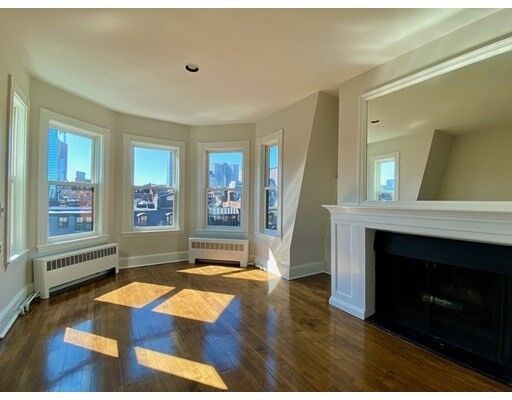 Property Photo:  133 Marlborough St 11  MA 02116 