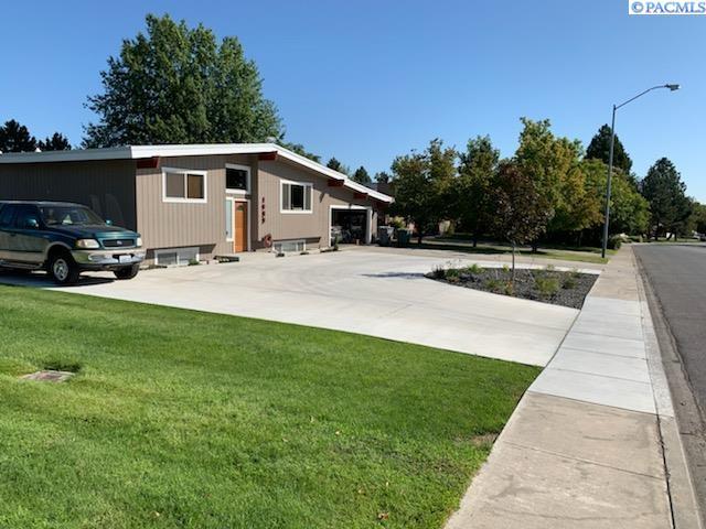 Property Photo: 1933 McMurray Ave WA 99354-2488