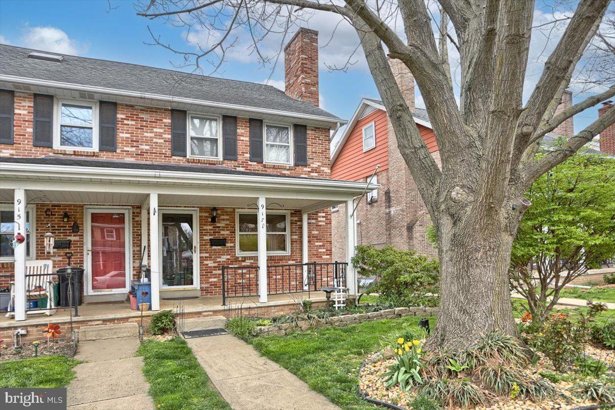 Property Photo: 917 E Fulton Street PA 17602
