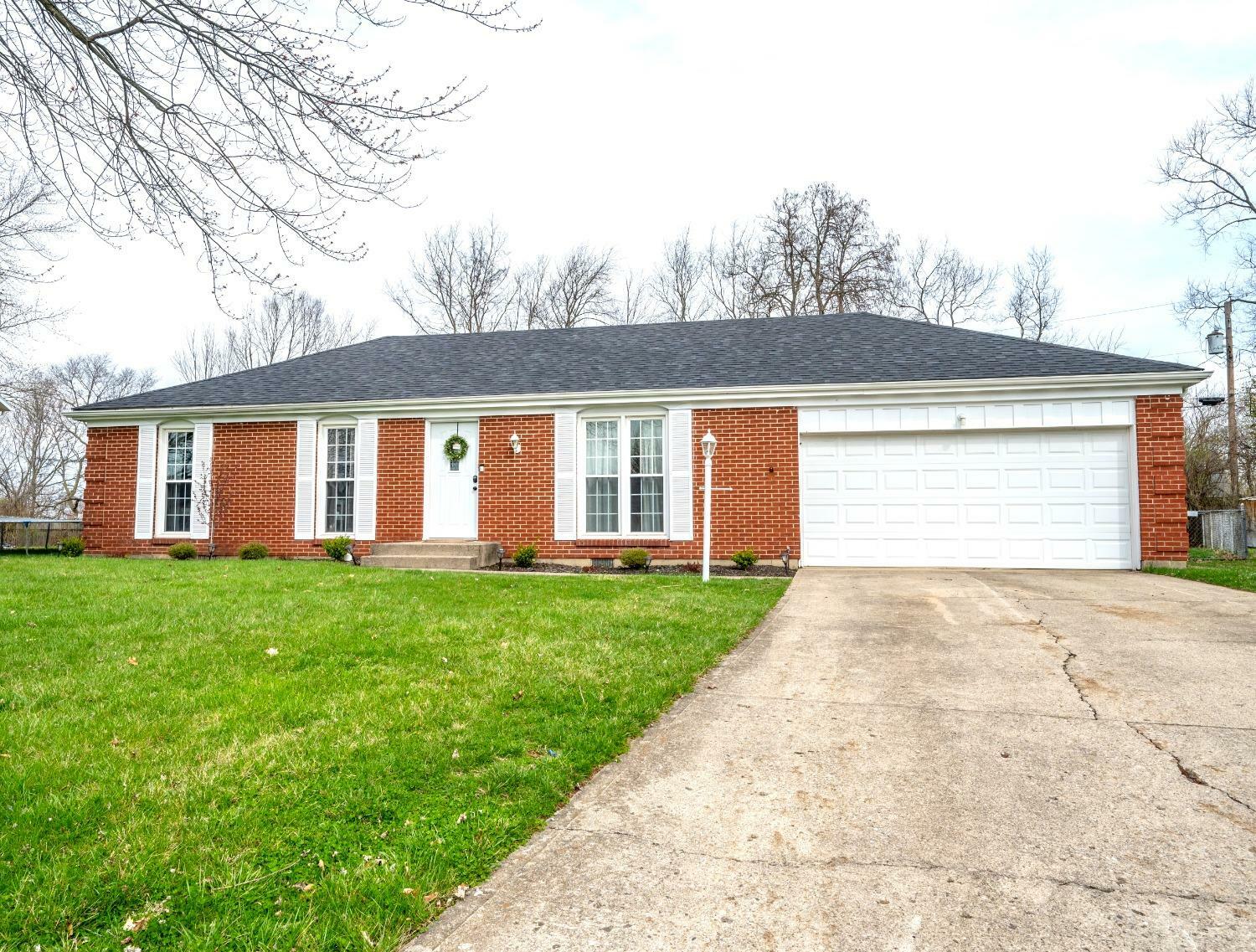 Property Photo:  130 Stonemill Ct  OH 45050 