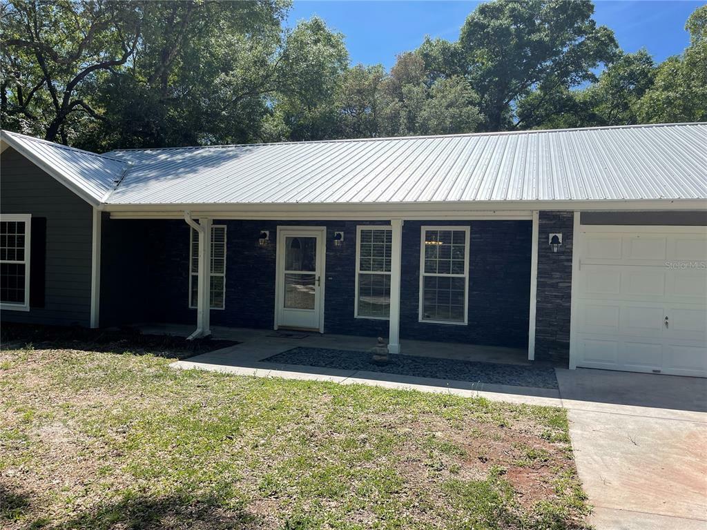 Property Photo: 9050 NW 131st Place FL 32626