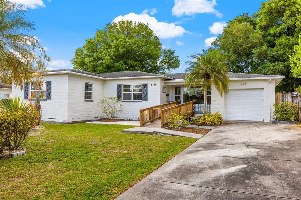 Property Photo: 4126 33rd Avenue N FL 33713