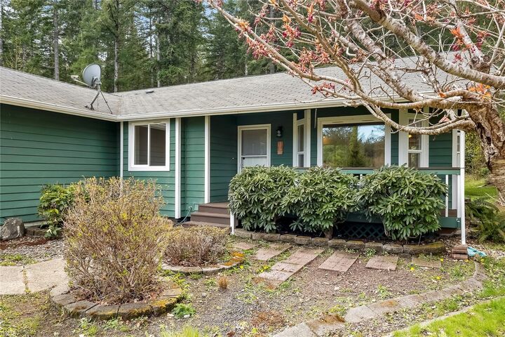 Property Photo: 120 E Road Of Tralee WA 98584