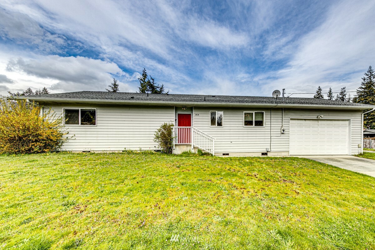 Property Photo:  1414 S I Street  WA 98363 