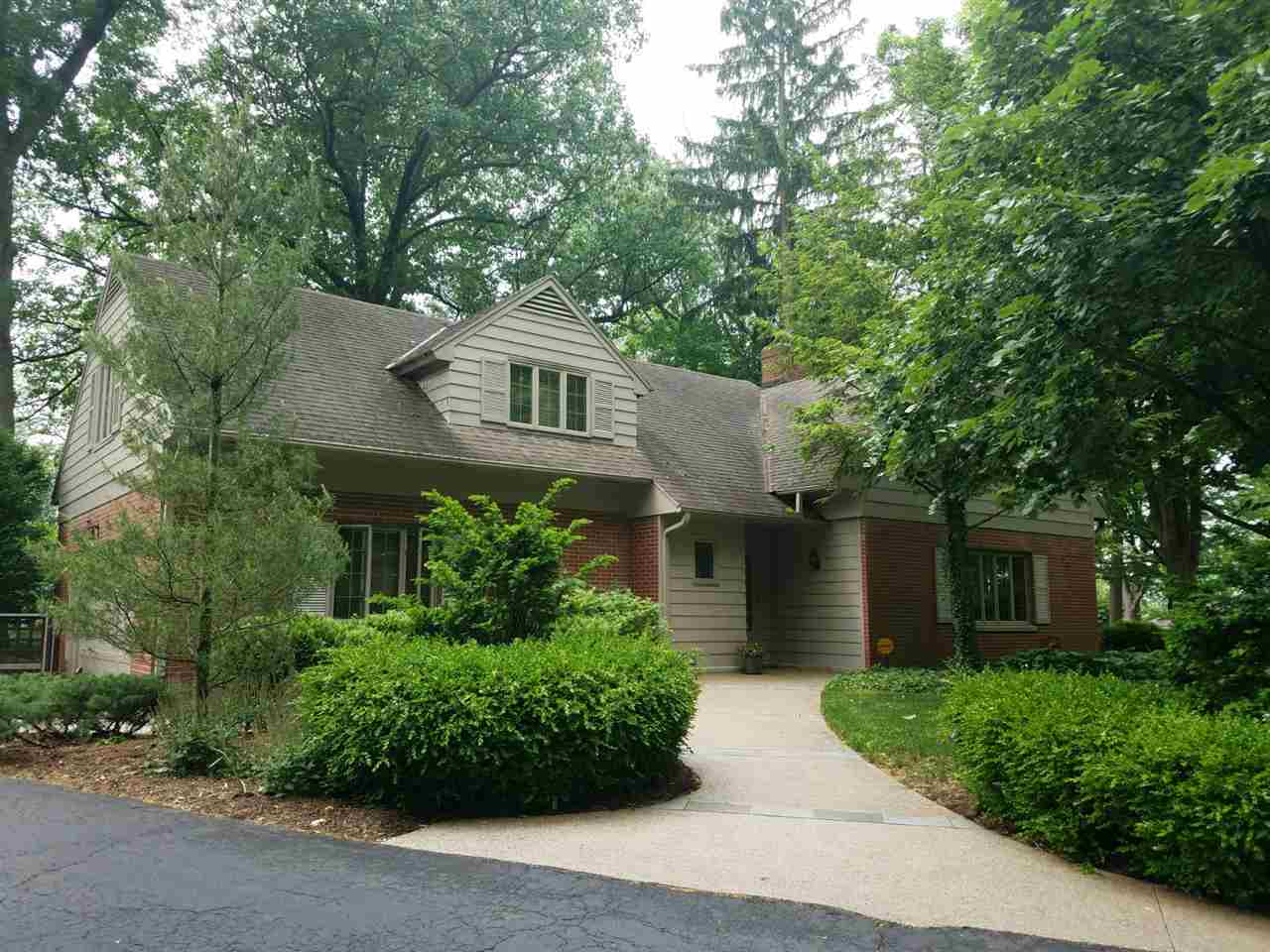 Property Photo:  15 Parkway Lane  IN 47374 