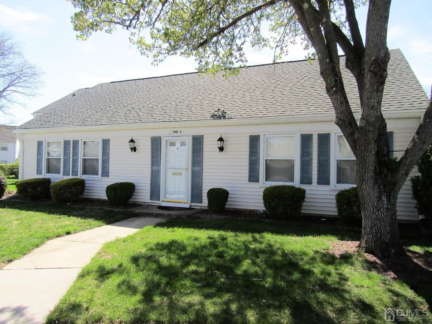 Property Photo:  280 Milford Lane A  NJ 08831 