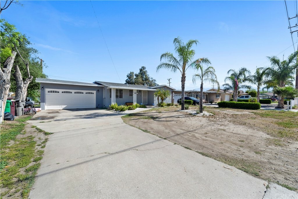 Property Photo: 40554 Johnston Avenue CA 92544