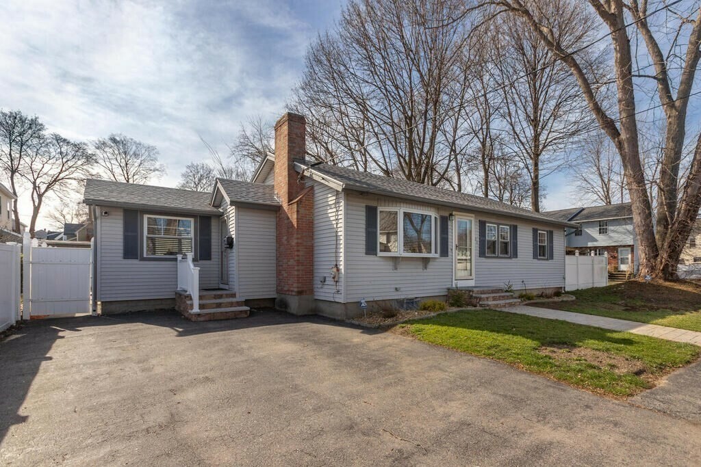 Property Photo: 25 New Spaulding St MA 01851