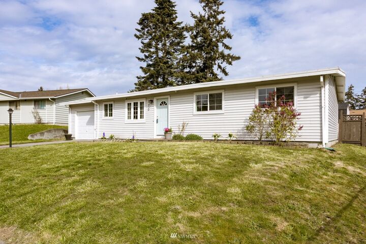Property Photo:  170 NW 10th Court  WA 98277 
