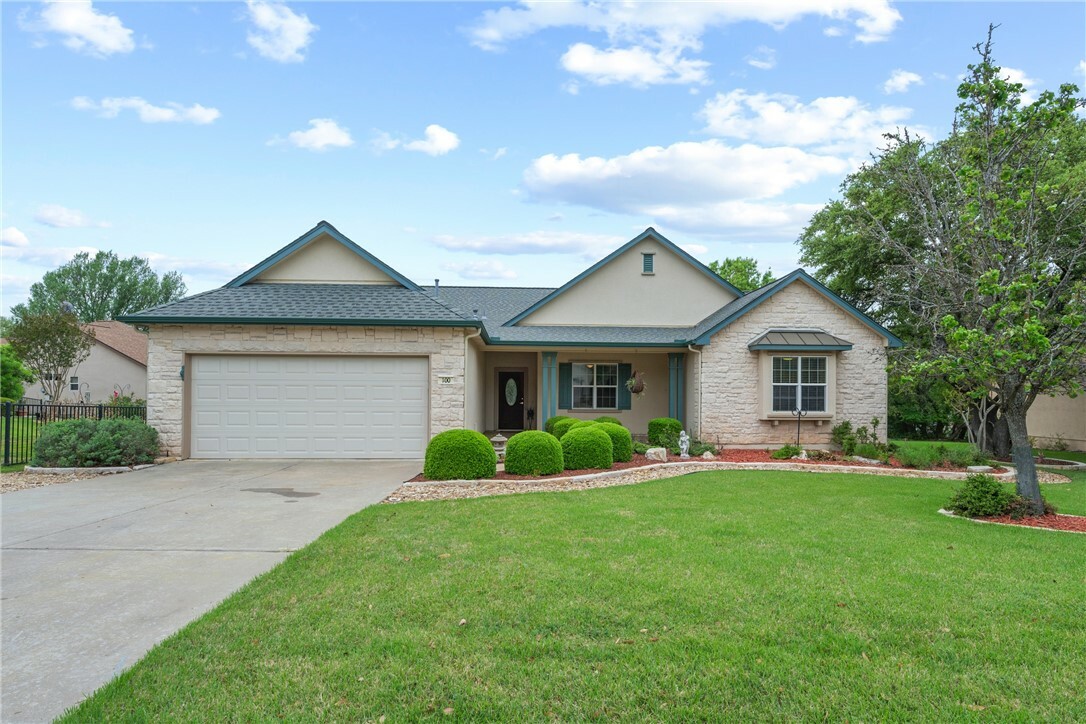 Property Photo: 100 Crosby Street TX 78633