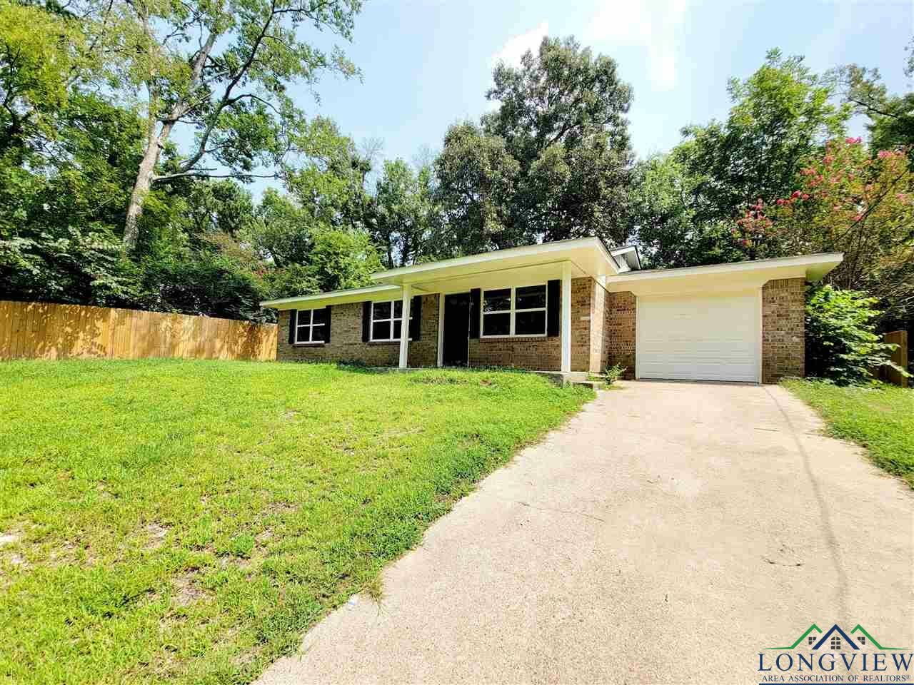 301 Jeanette Ave  Gladewater TX 75647 photo