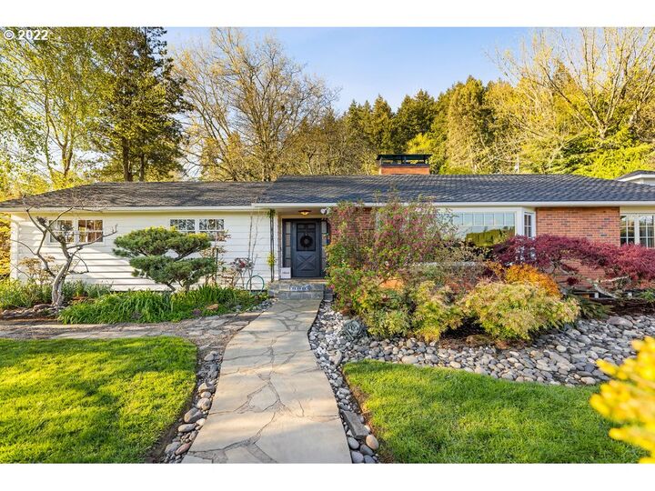 9335 NE Thompson St  Portland OR 97220 photo