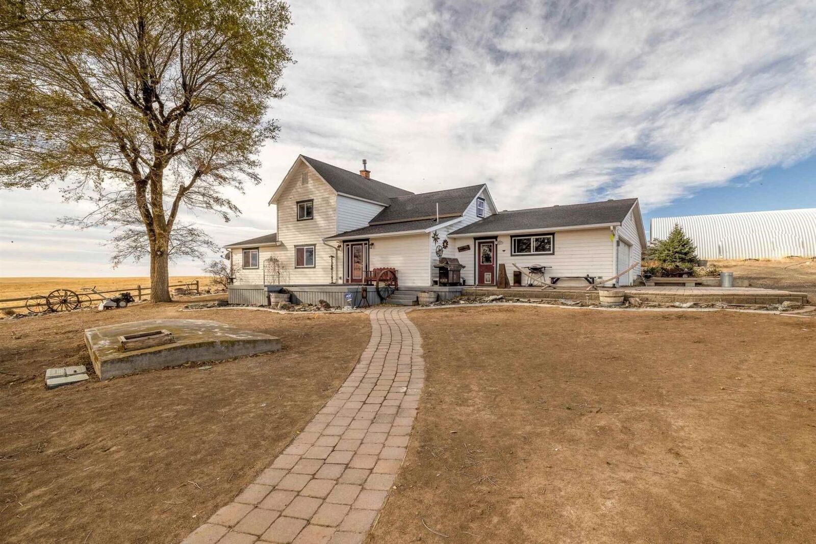 Property Photo:  849 N Jantz Rd  WA 99169 