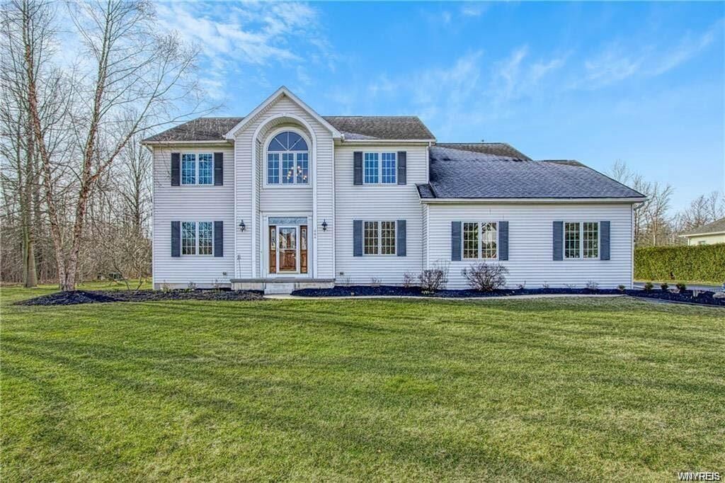 Property Photo:  464 Riverview Drive  NY 14174 