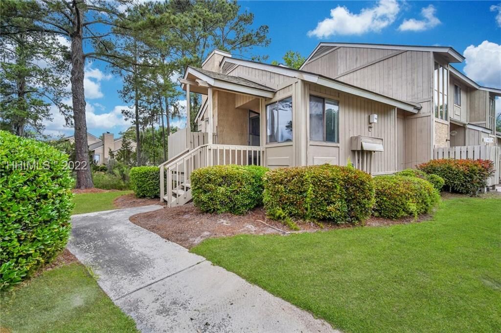 Property Photo:  5 Gumtree Road I-33  SC 29926 