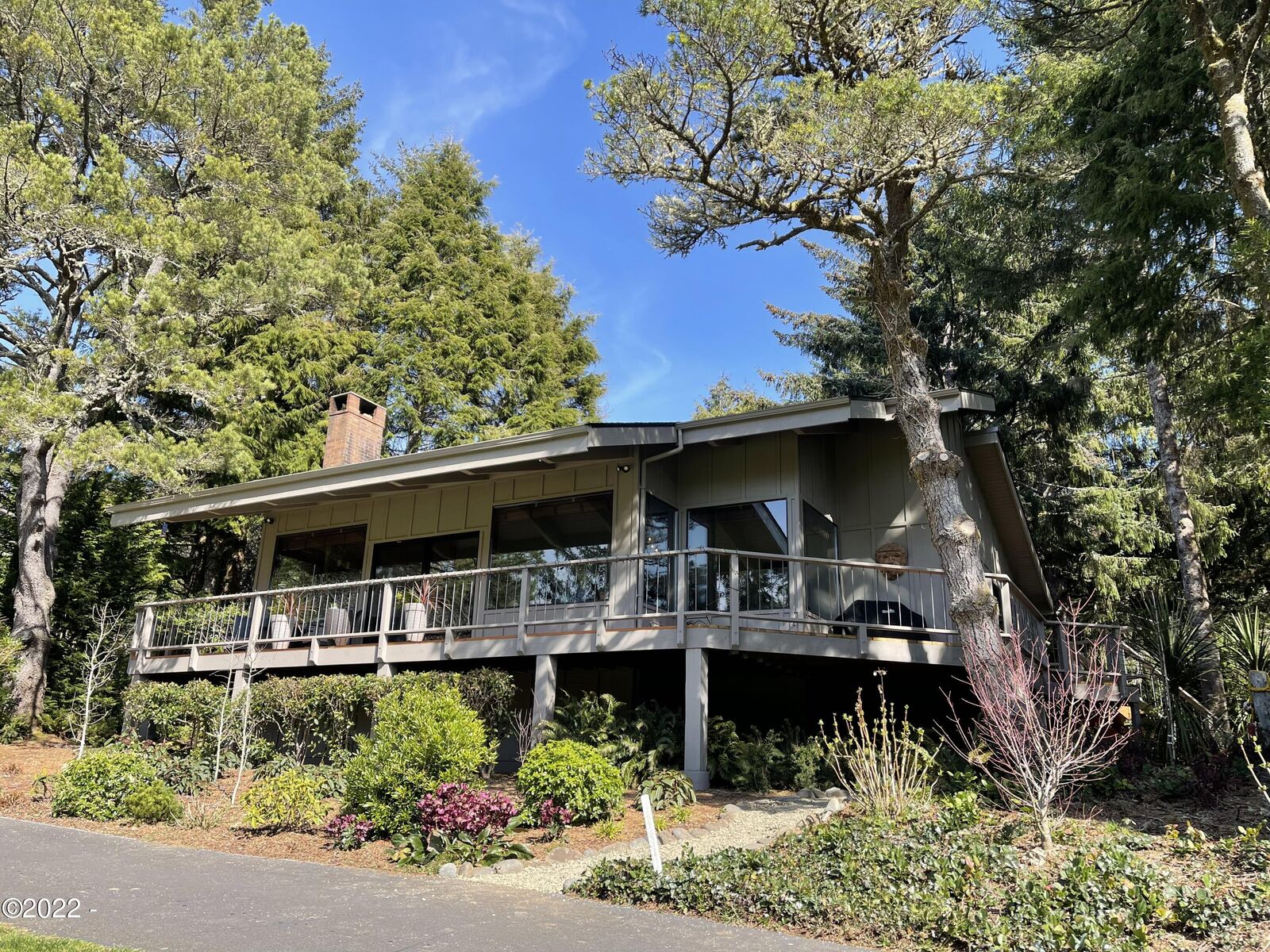 Property Photo:  4 Fairway Lane  OR 97388