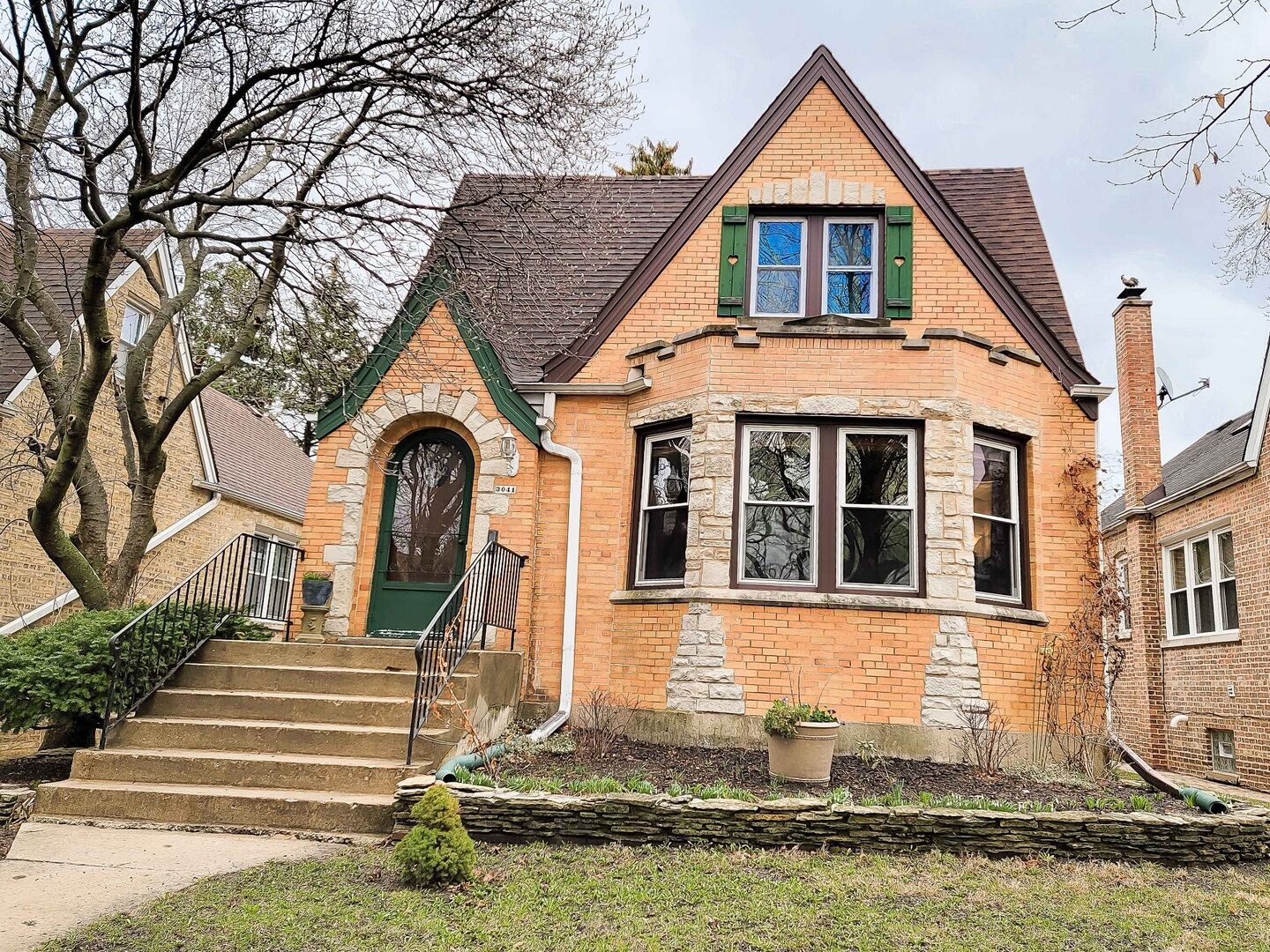 Property Photo: 3041 N Nordica Avenue IL 60634