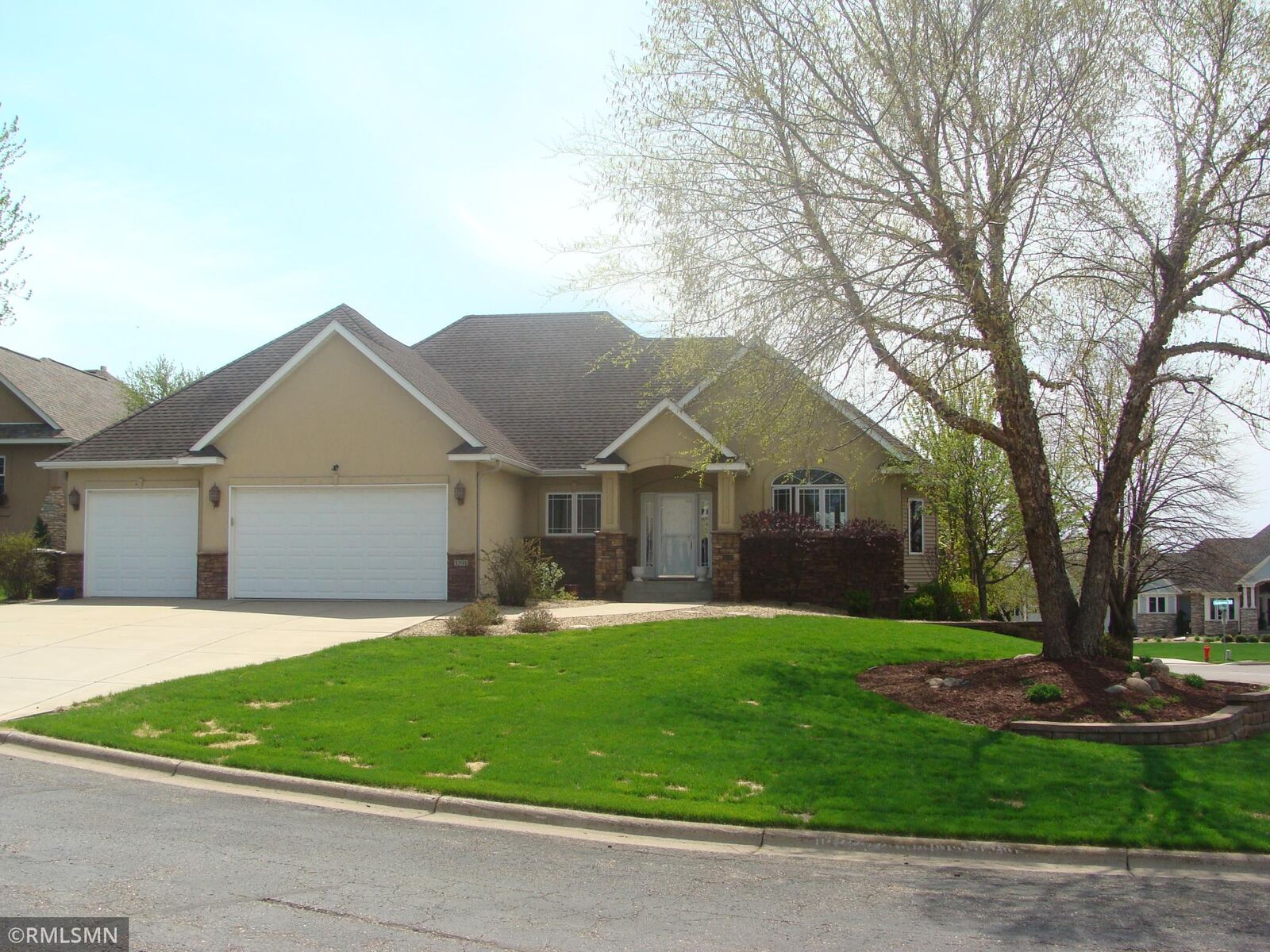 Property Photo: 1591 River Heights Court MN 55033