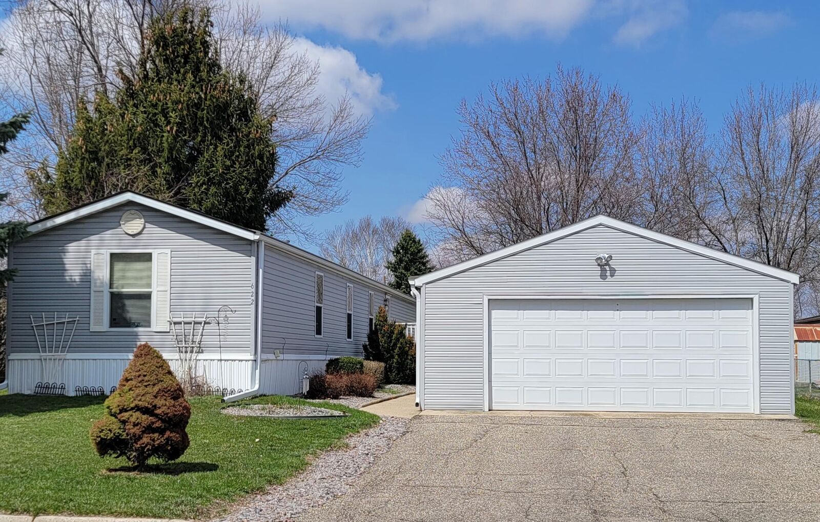 Property Photo:  622 Rose Drive  MN 55021 