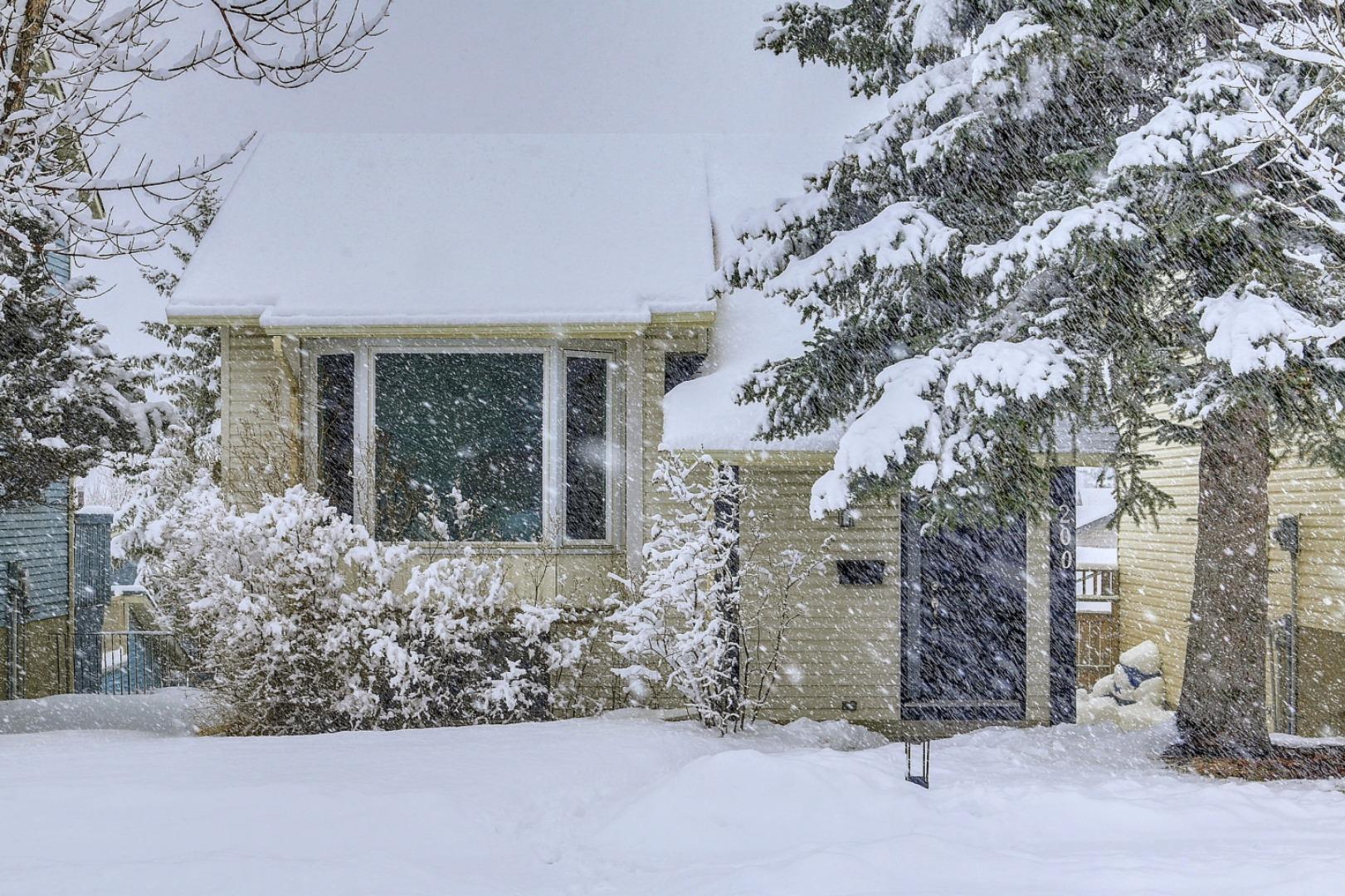Property Photo: 200 Macewan Glen Drive NW AB T3K 2G4