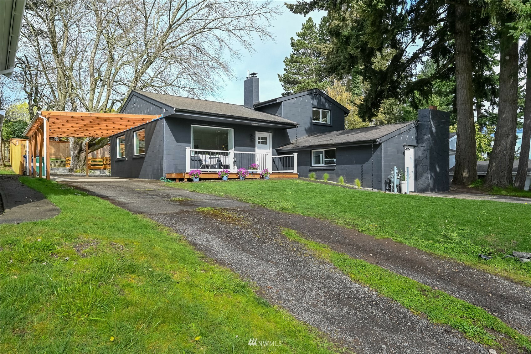 Property Photo: 16633 15th Avenue SW WA 98166
