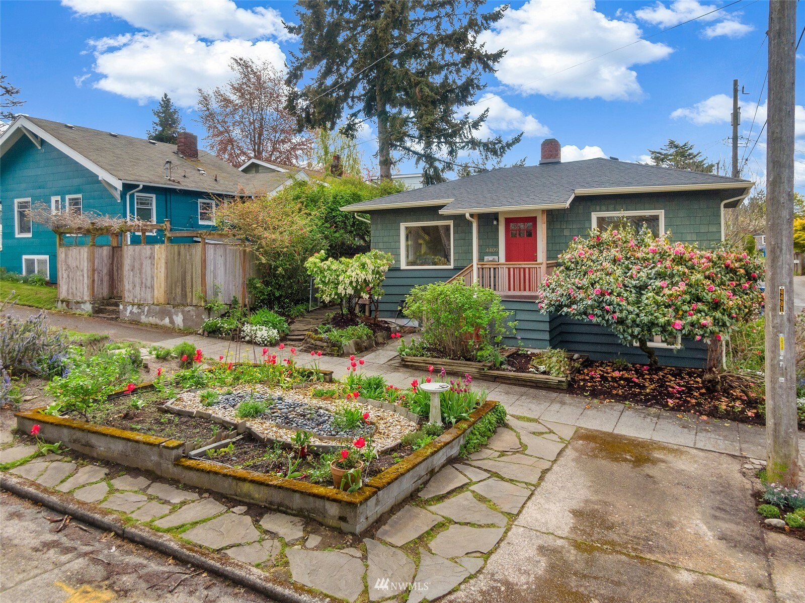 Property Photo:  4409 SW Stevens Street  WA 98116 