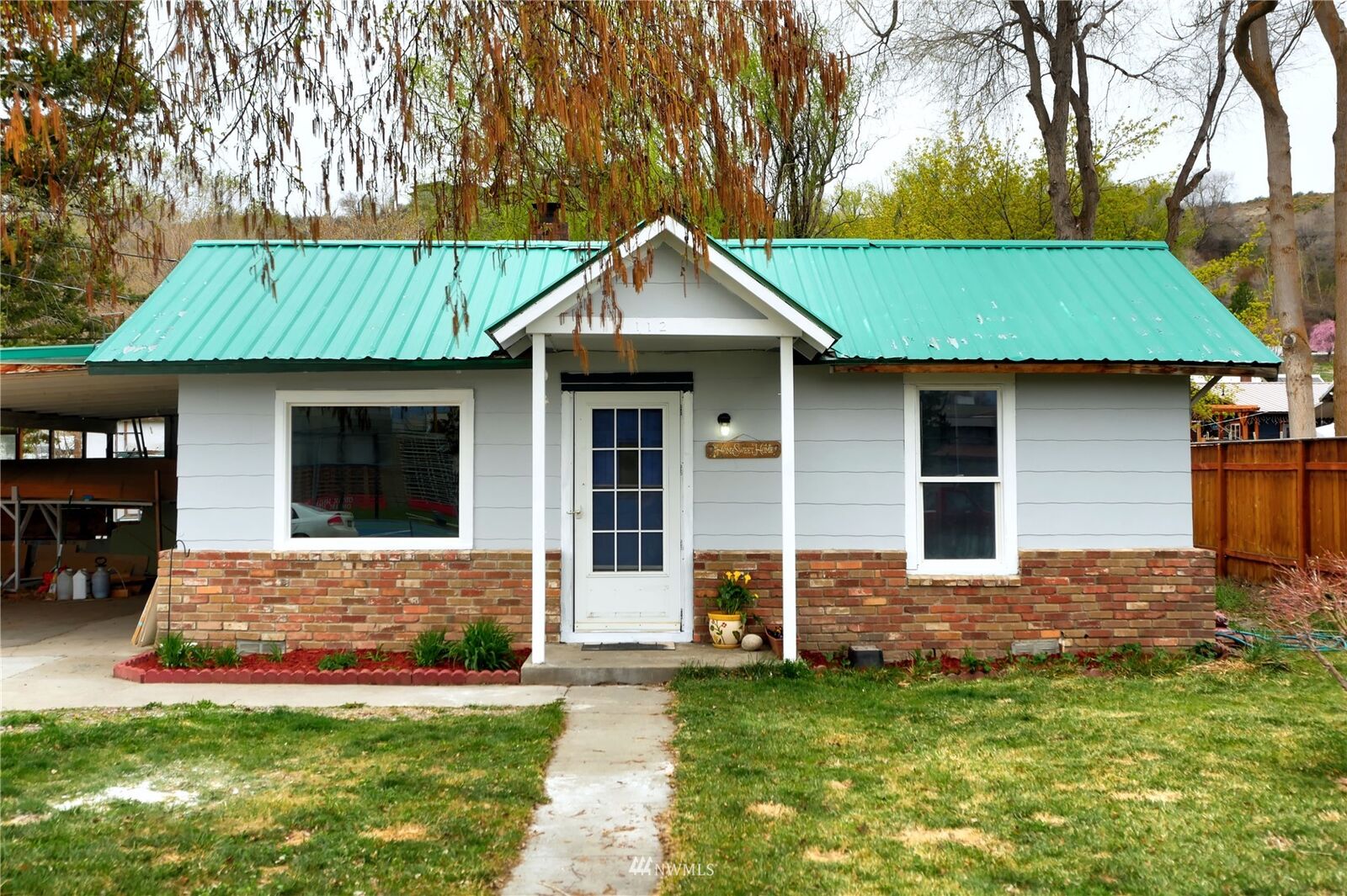 Property Photo: 112 Fir Street S WA 98841