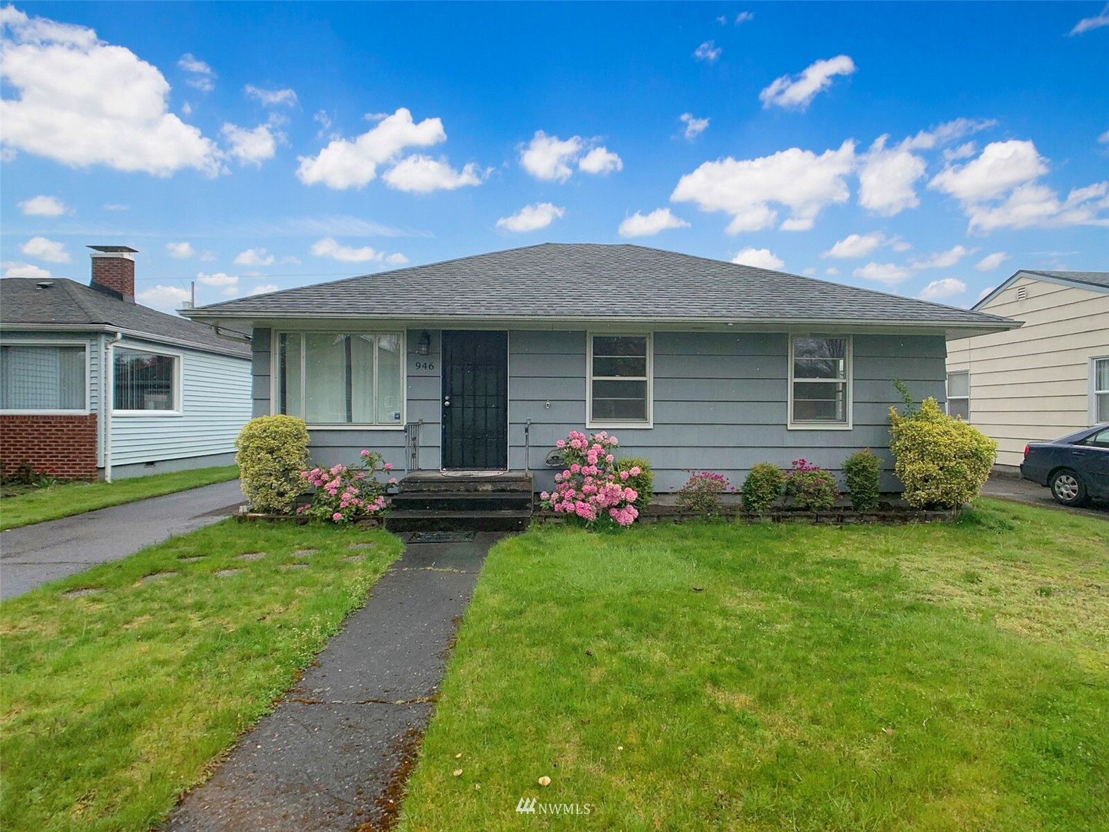 Property Photo: 946 21st Avenue WA 98632