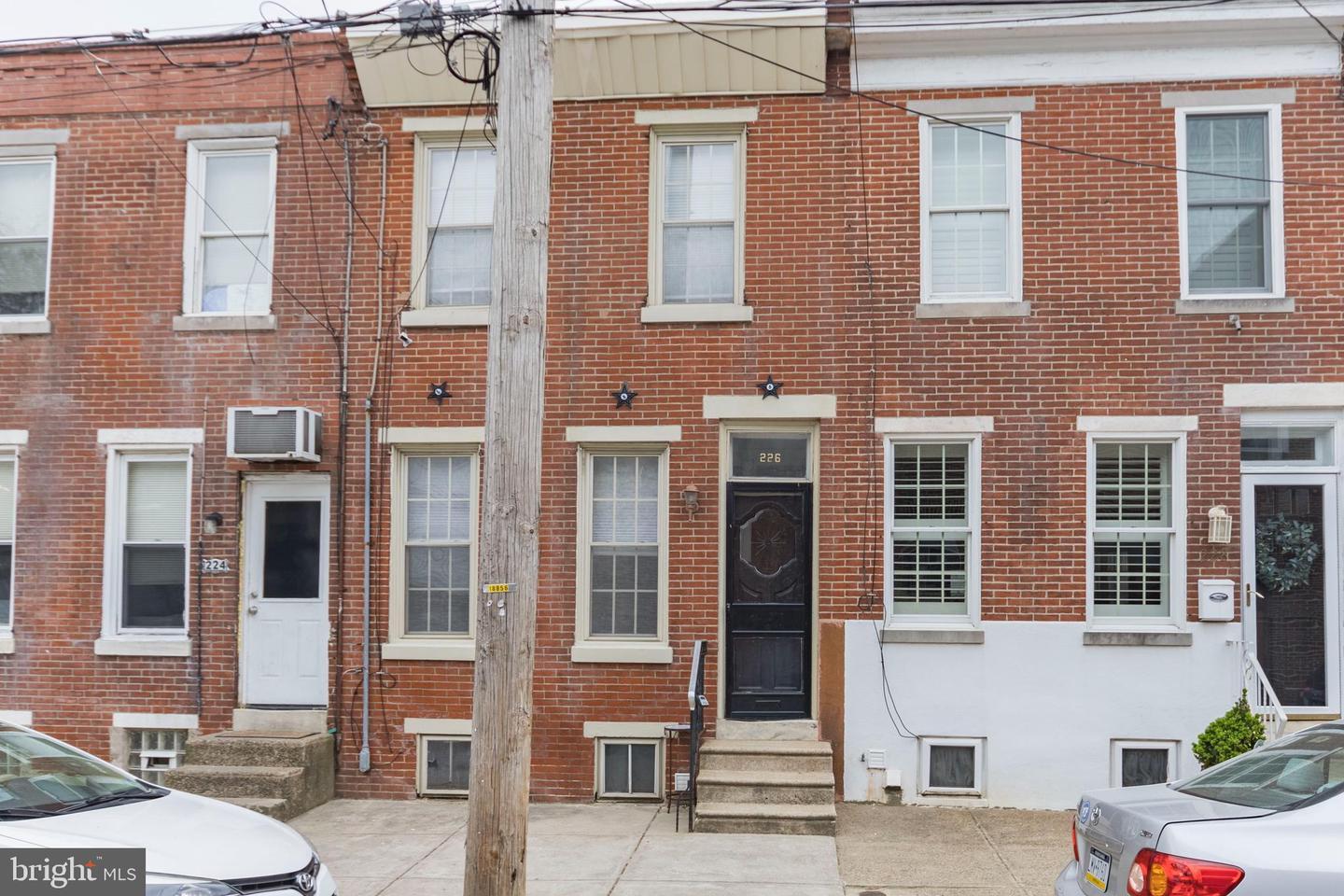 Property Photo:  226 Tasker Street  PA 19148 