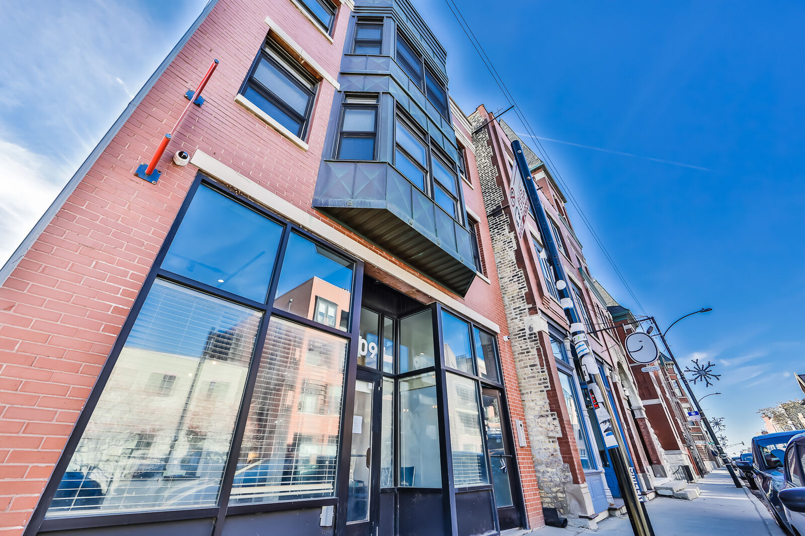 Property Photo: 2209 W North Avenue 2 IL 60647