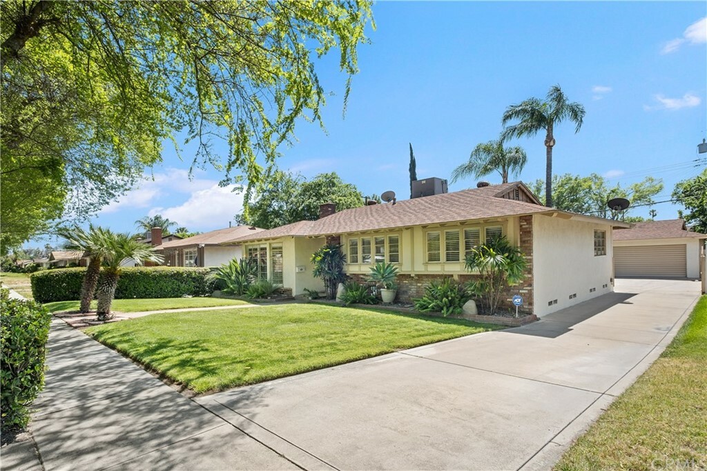 Property Photo:  1123 E Alexander Ave.  CA 92404 