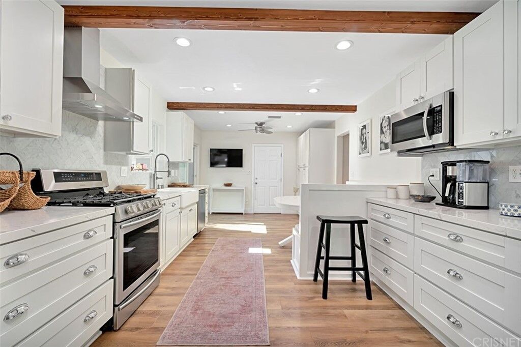 Property Photo:  13515 Addison Street  CA 91423 