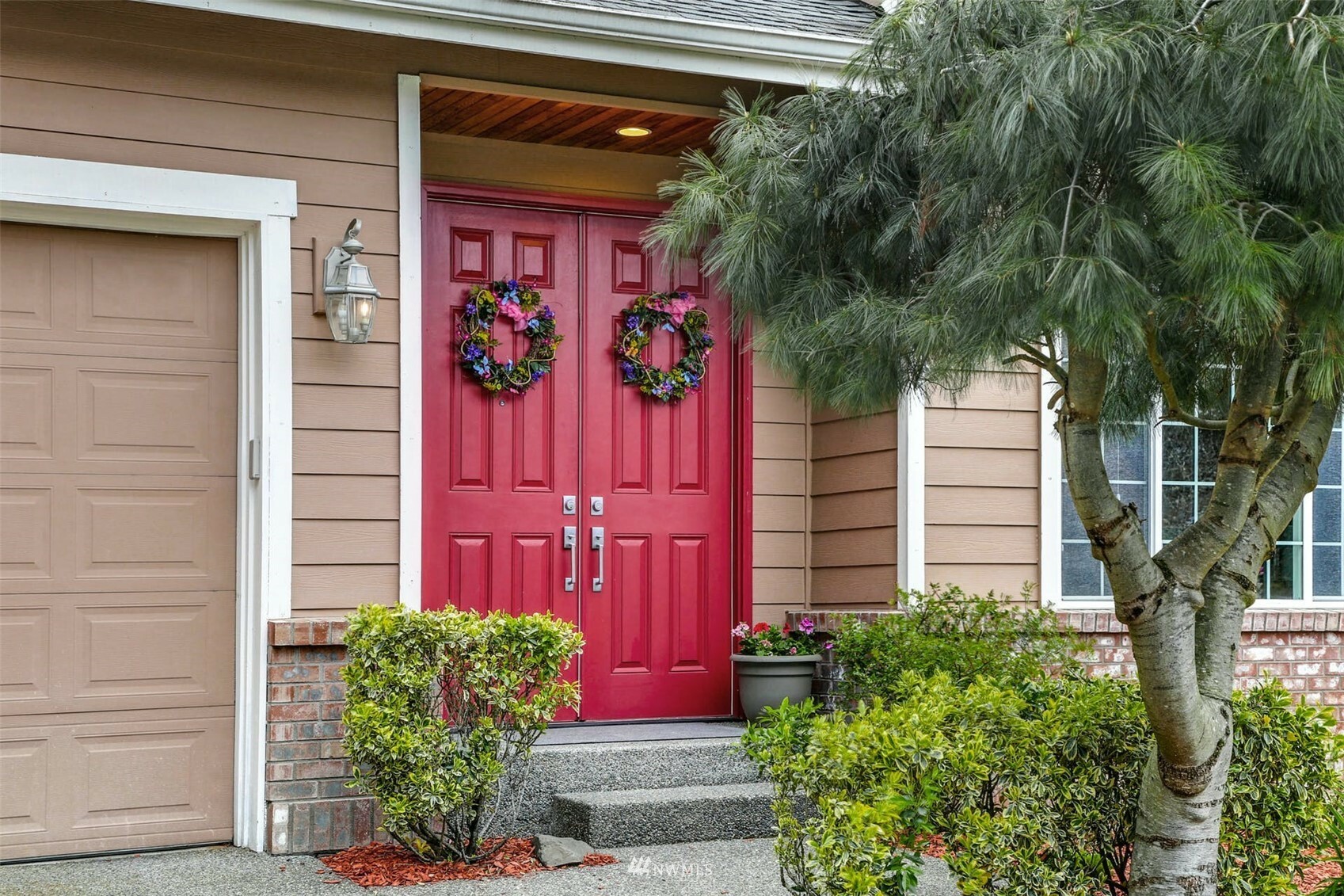 Property Photo: 2805 257th Place SE WA 98075