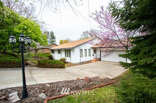 Property Photo:  1021 Jacquelyn Street  OR 97862 