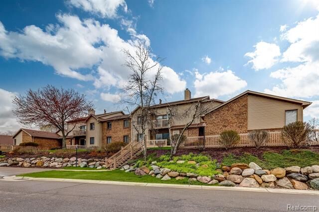 Property Photo:  7125 Elmhurst  MI 48322 