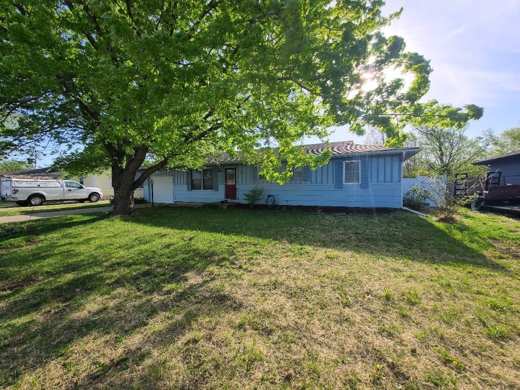 Property Photo:  306 Estelle Ave  KS 67114 