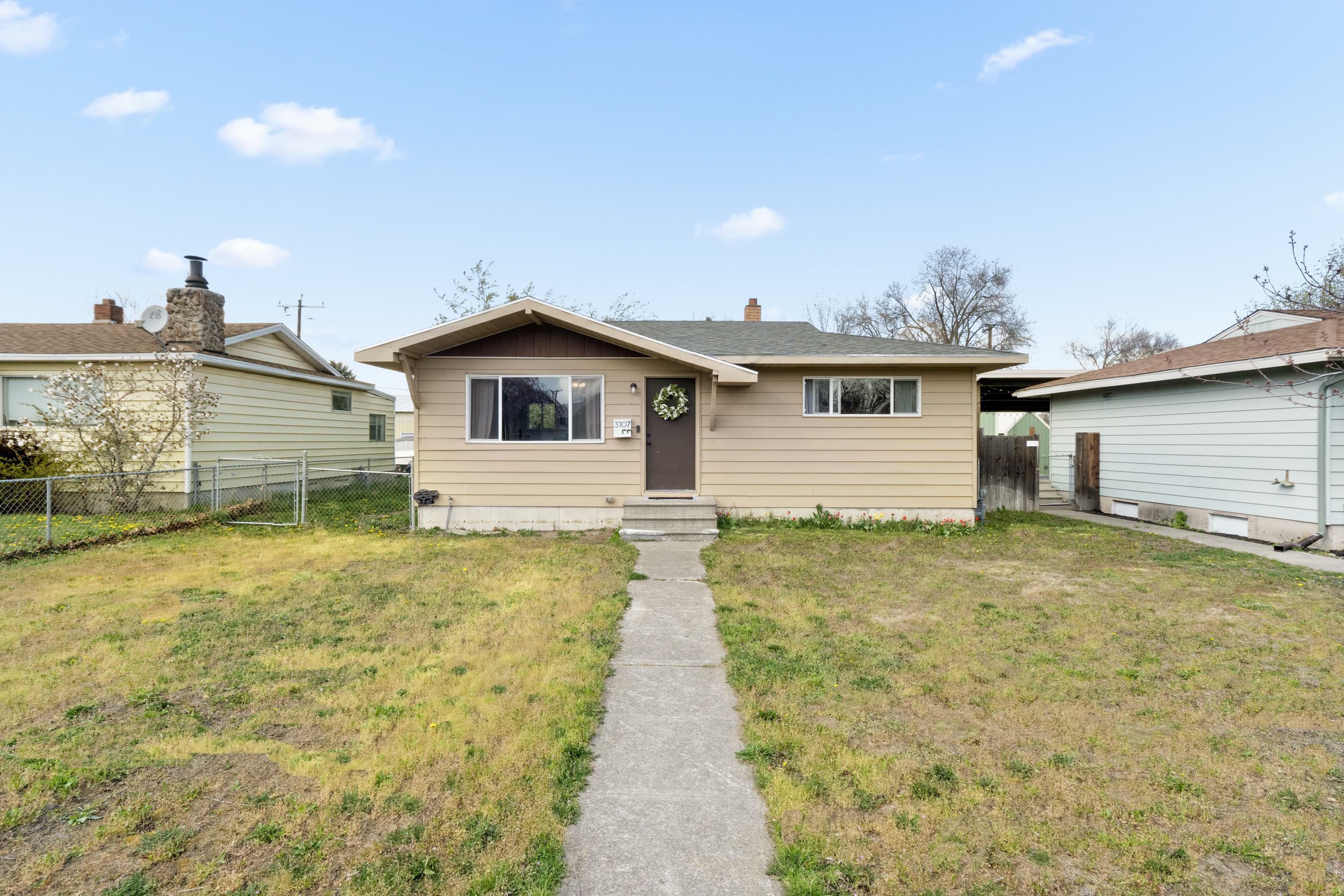 Property Photo:  3107 E Ermina Ave  WA 99207 