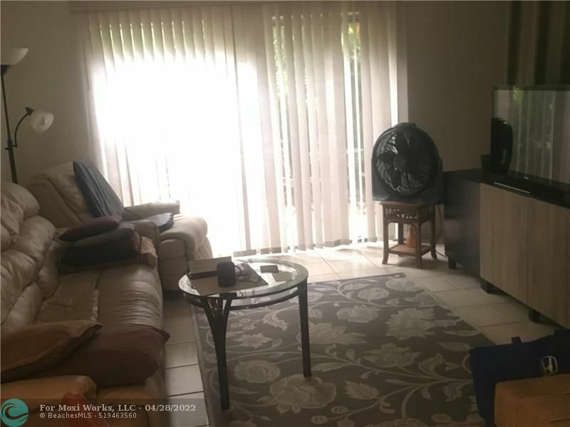 Property Photo:  805 W Oakland Park Blvd D1  FL 33311 