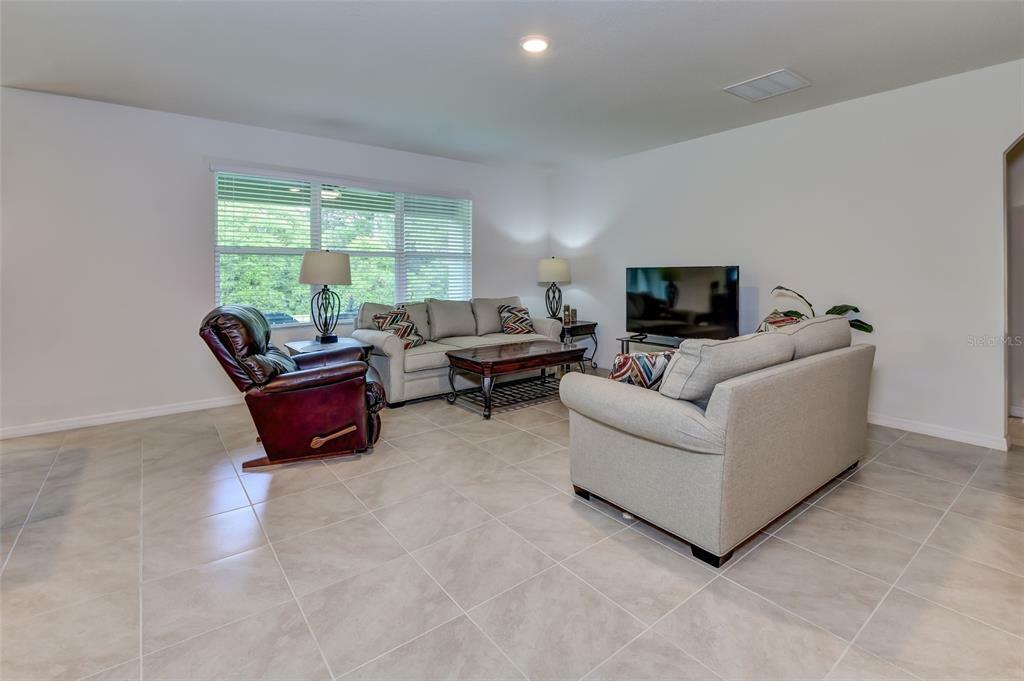 Property Photo: 143 Point Pleasant Road FL 32724