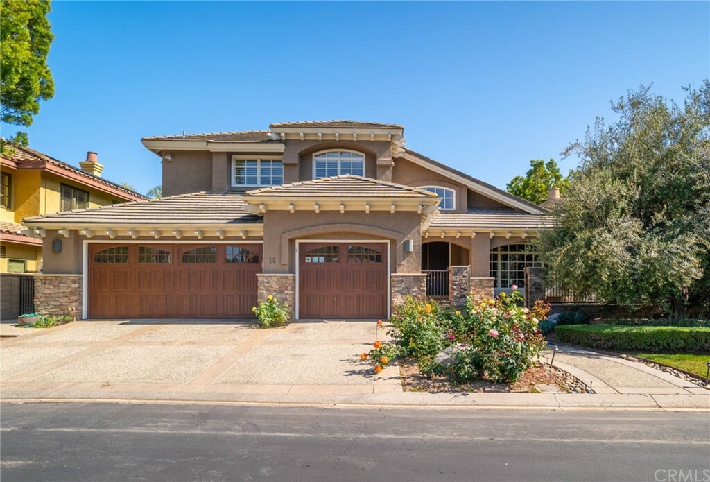 Property Photo:  14 Skylark Way  CA 92679 