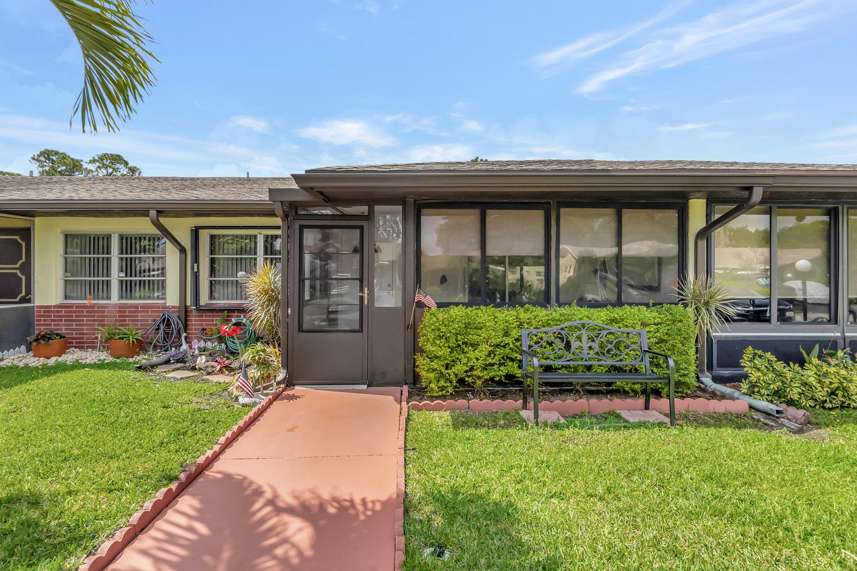 Property Photo:  6040 La Palma Lane Lane  FL 33484 