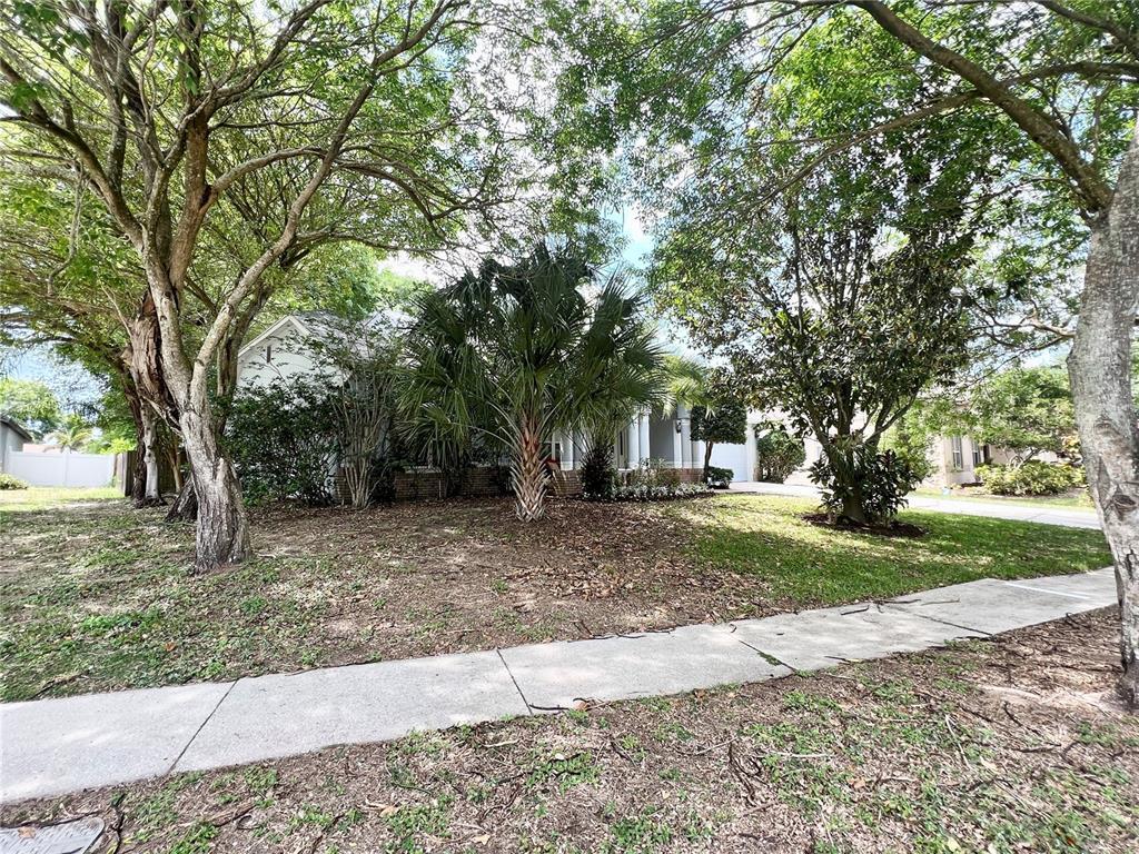 Property Photo:  912 Cooper Ridge Place  FL 33594 