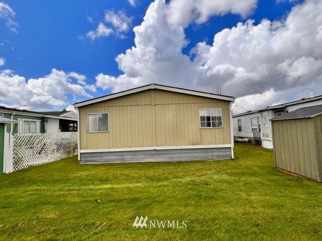 Property Photo:  1120 S 25th Street 6  WA 98274 