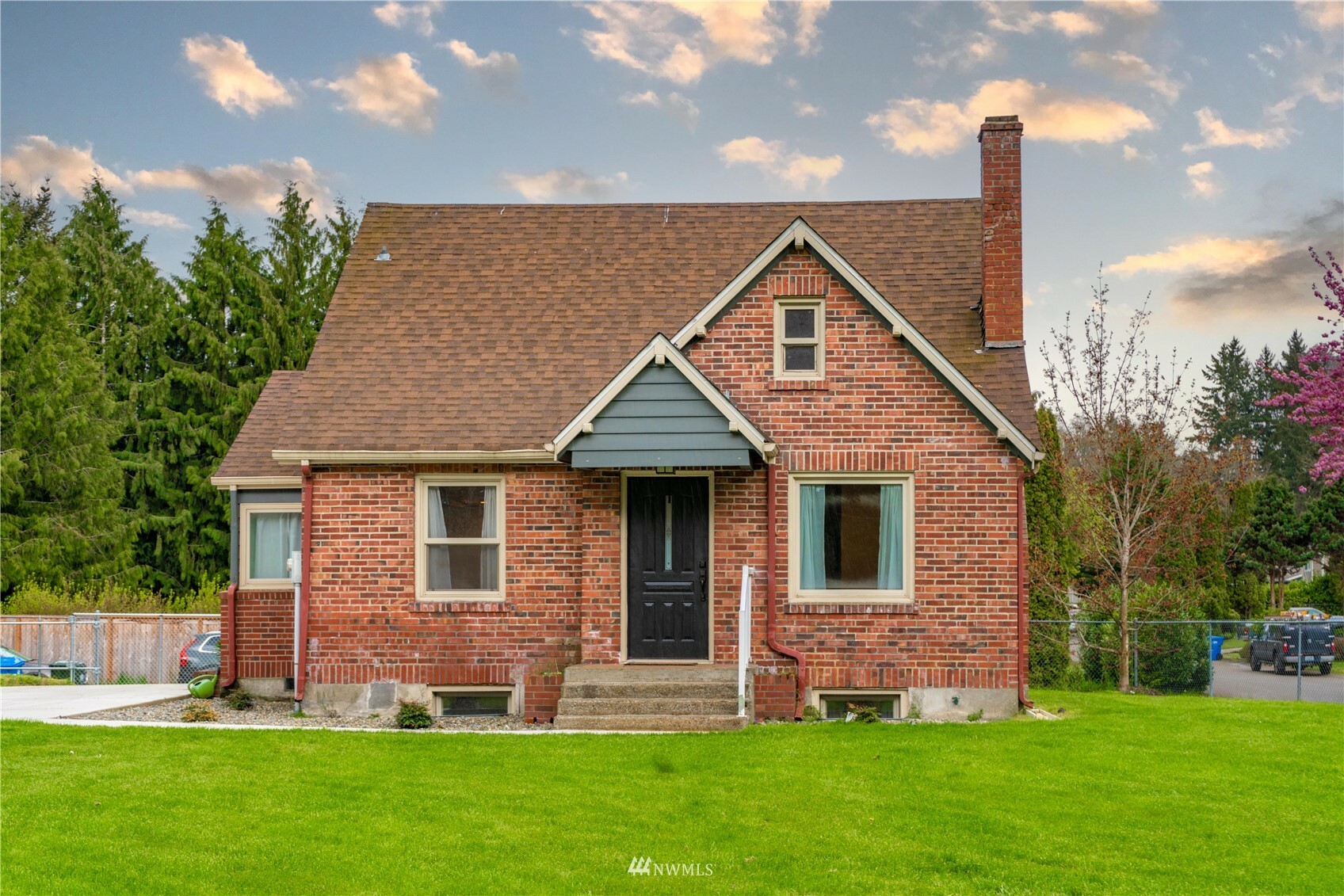 Property Photo: 1320 152nd Street Ct E WA 98445