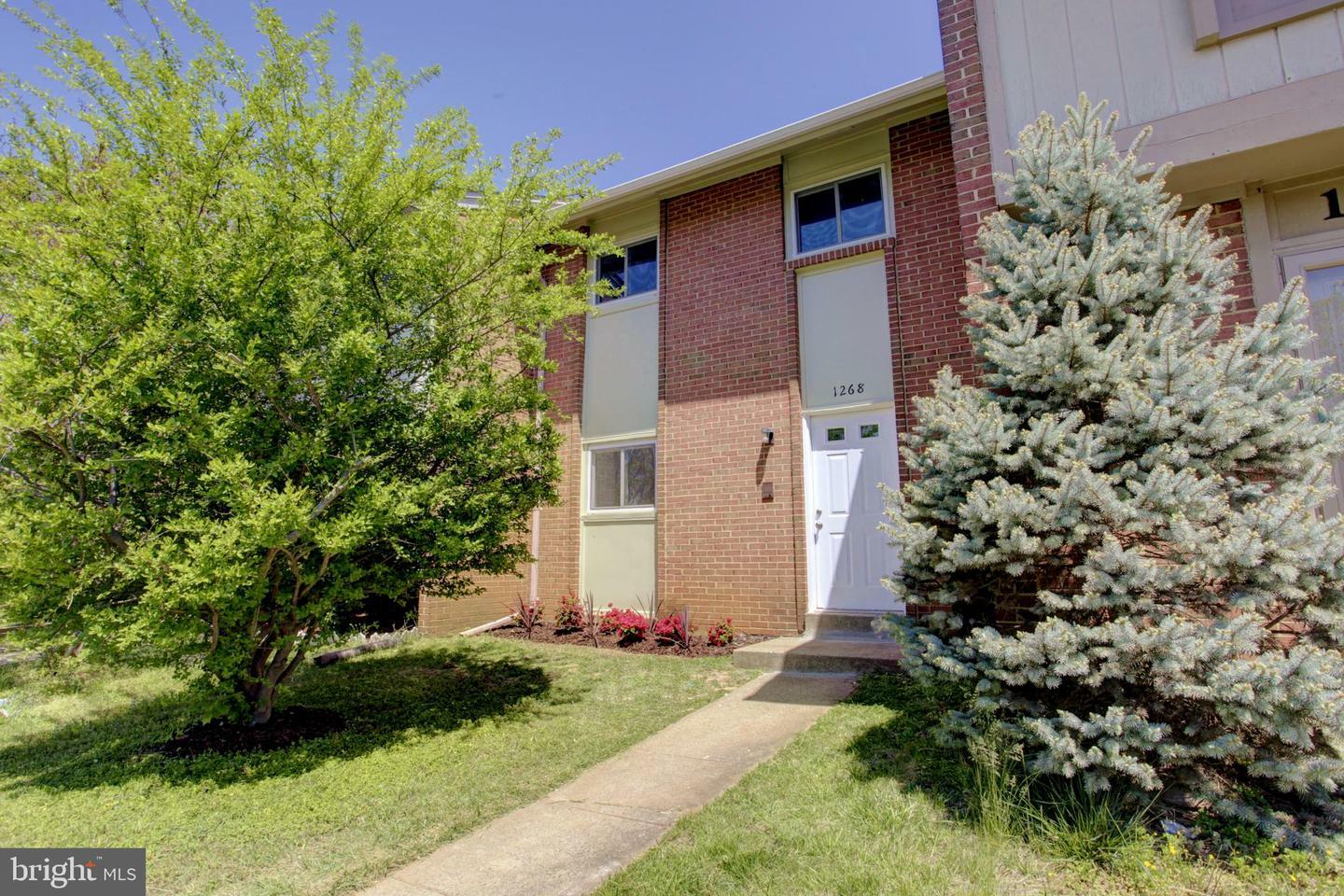 Property Photo: 1268 Springtide Place VA 20170