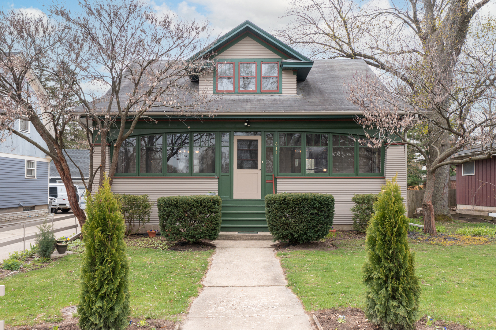 Property Photo: 615 Franklin Boulevard IL 60120