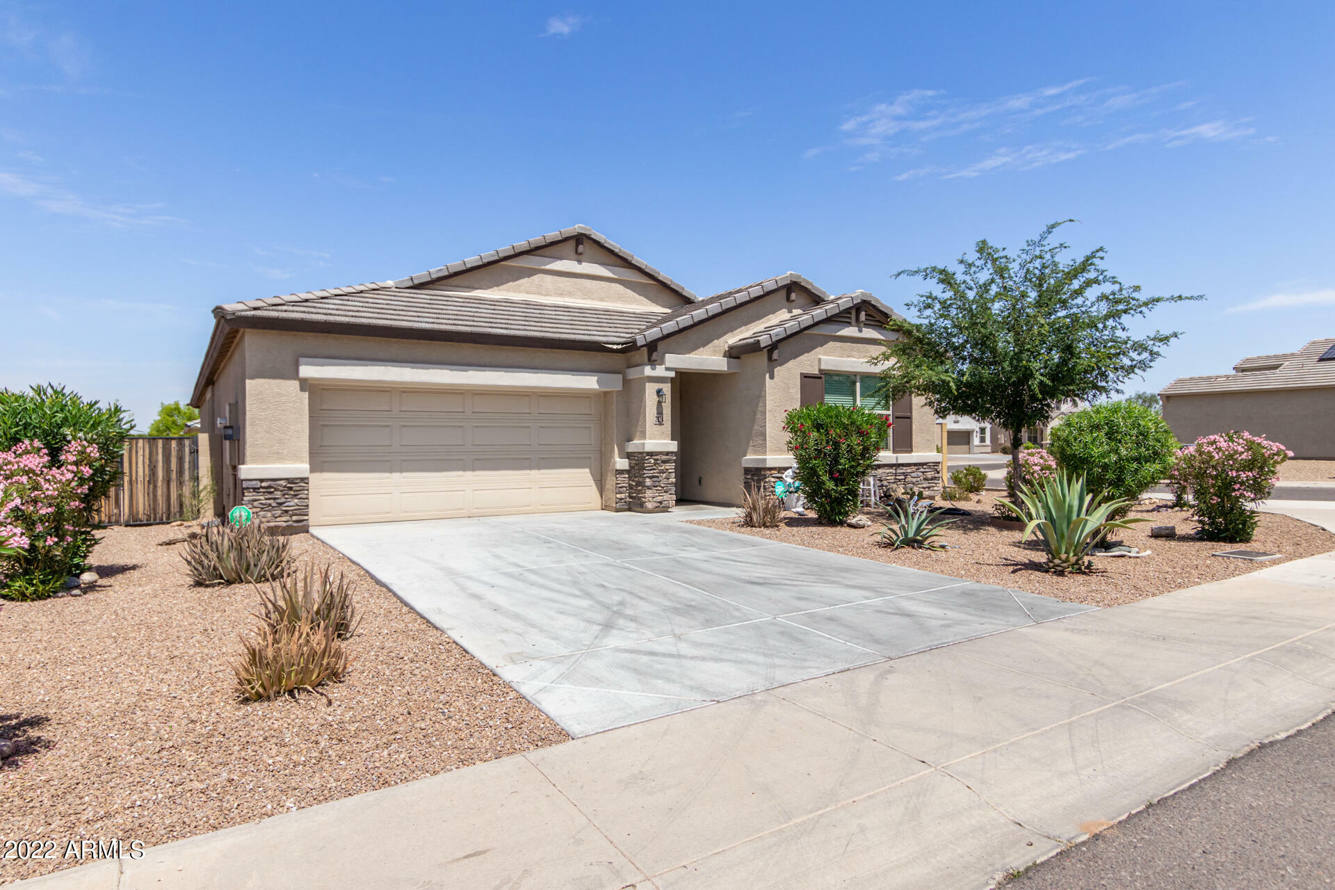 Property Photo: 2824 W Huntington Drive AZ 85041