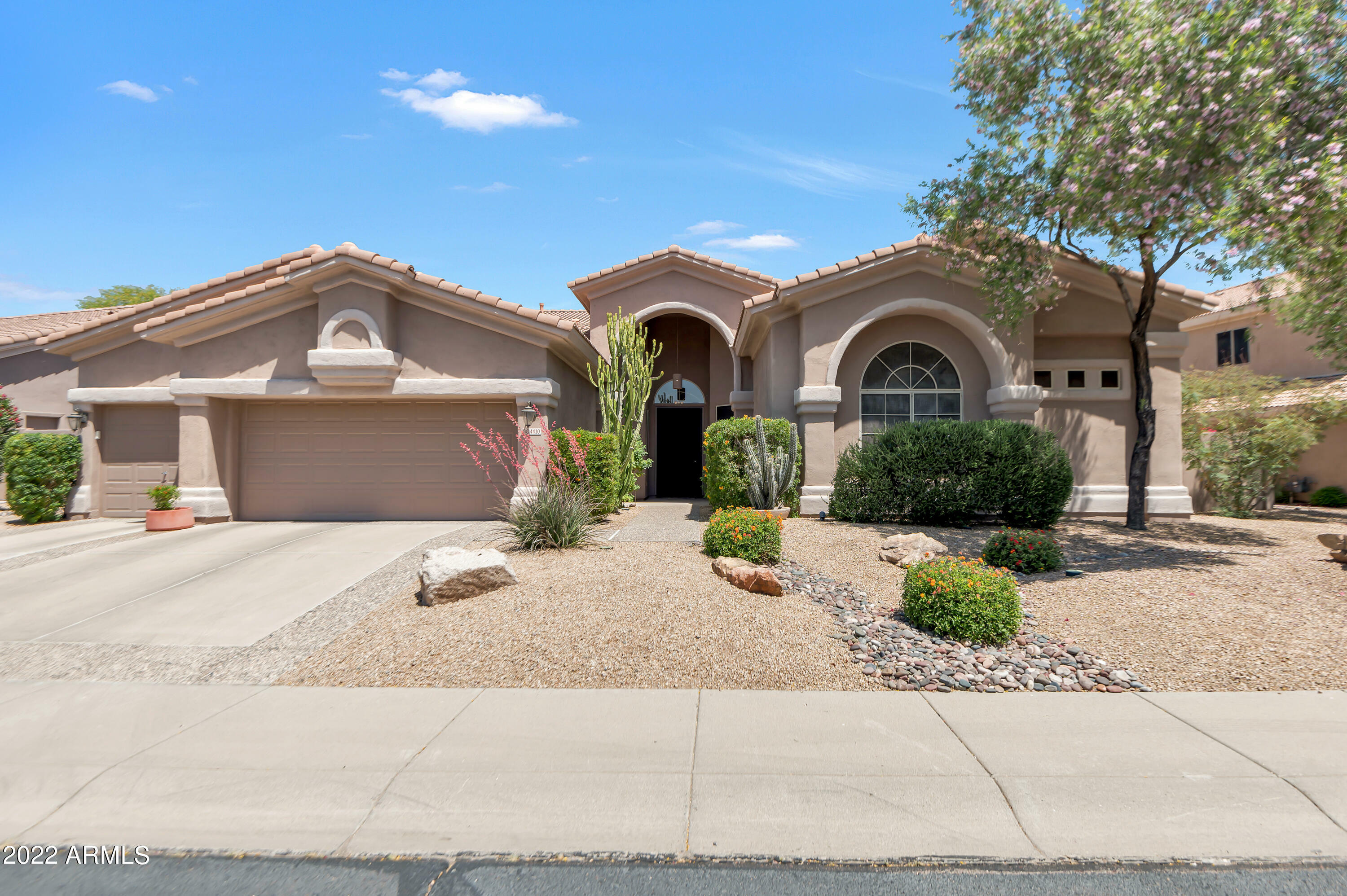 Property Photo:  4410 E Robin Lane  AZ 85050 