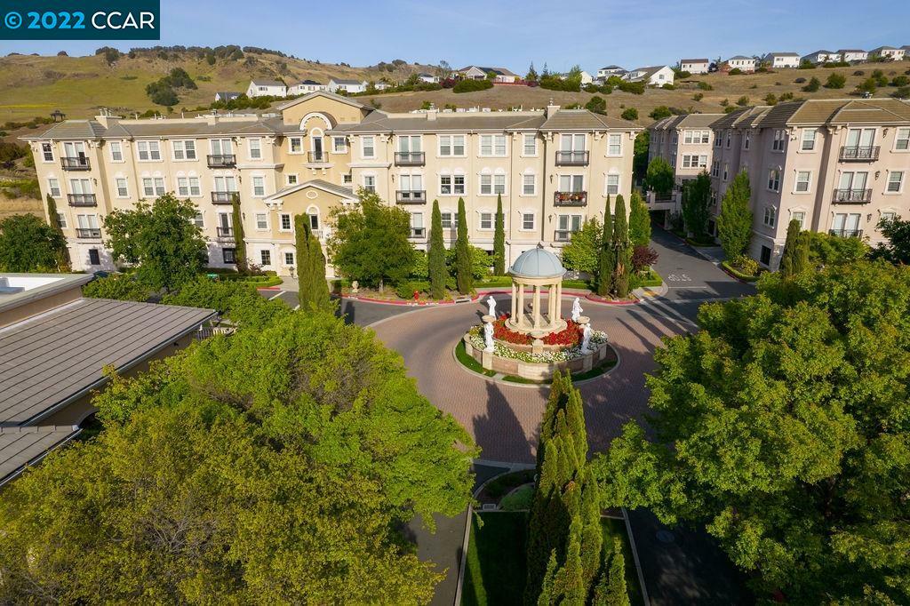 Property Photo: 1214 Sonata Dr 111 CA 94591