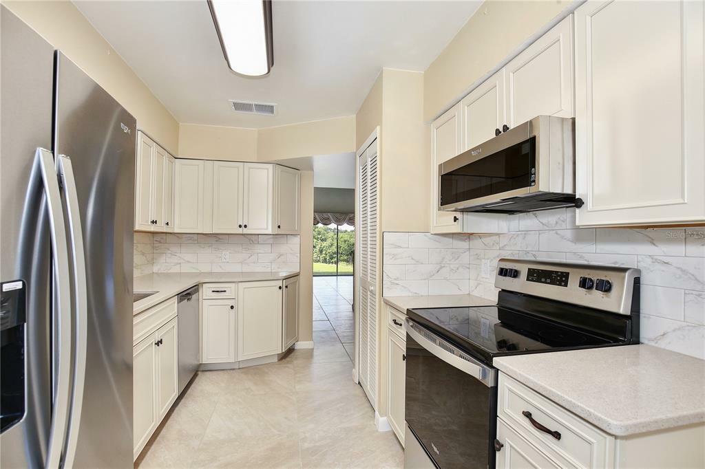 Property Photo:  7210 Alston Court  FL 32835 